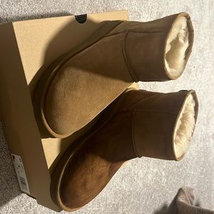 UGG Classic Mini II Genuine Shearling Lined Boot (Women) chestnut size 9